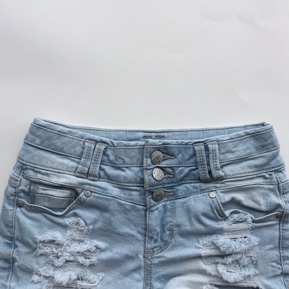 High waisted distressed denim shorts - Picture 5 of 7